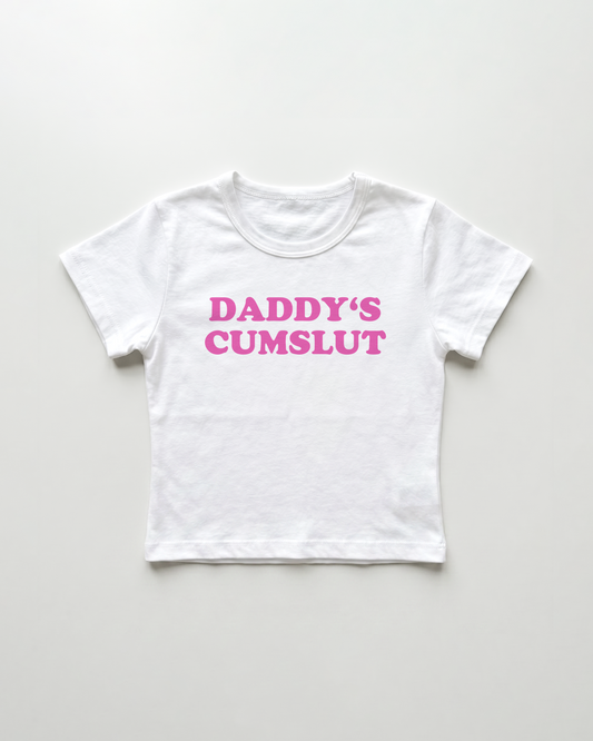 daddy's cumslut cropped Baby Tee Weiss | Lolita Sinz