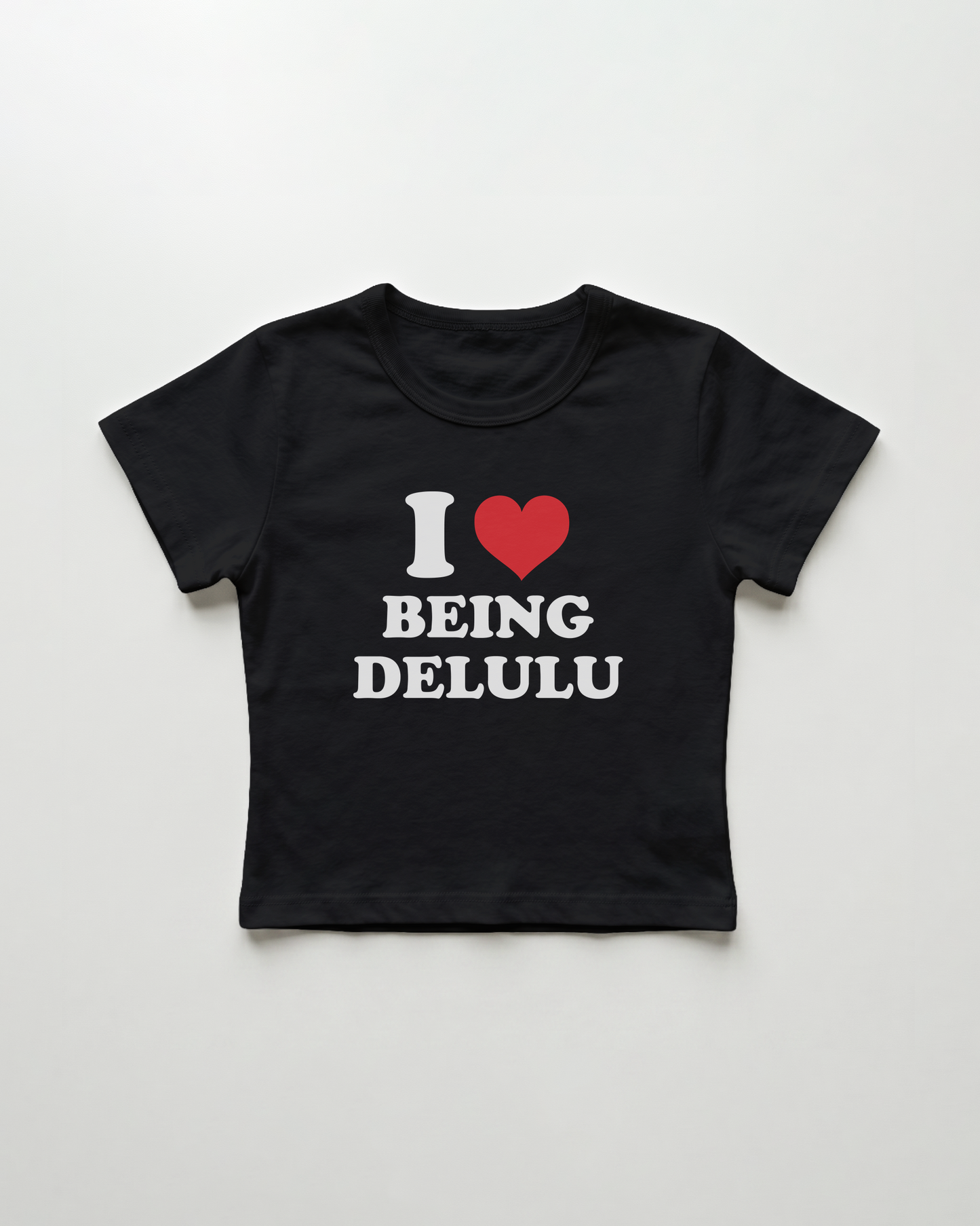 I love being delulu cropped Baby Tee Schwarz | Lolita Sinz