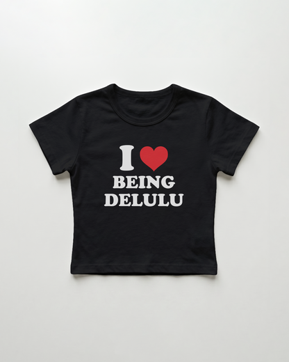 I love being delulu cropped Baby Tee Schwarz | Lolita Sinz