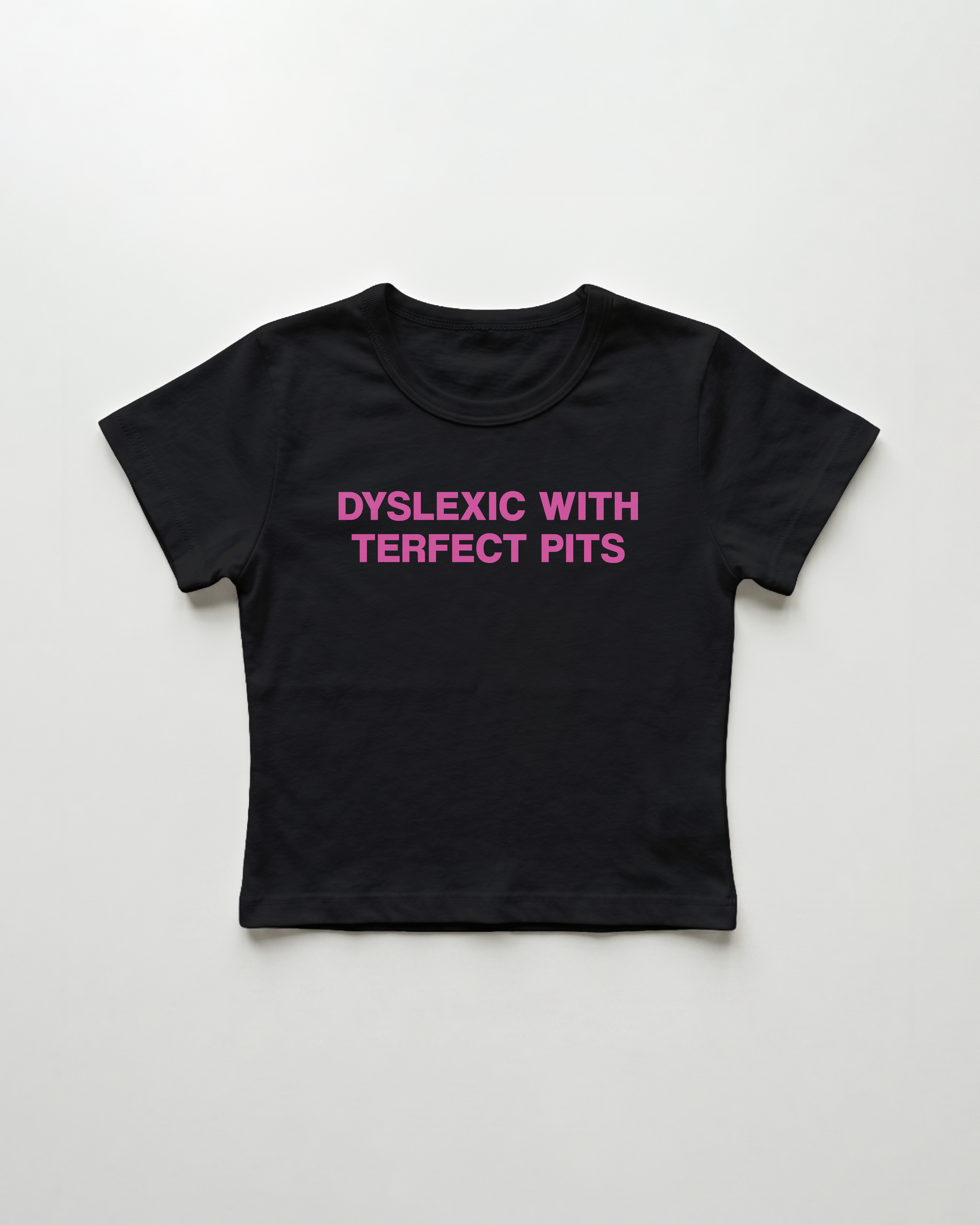 dyslexic with perfect tits cropped Baby Tee Schwarz | Lolita Sinz