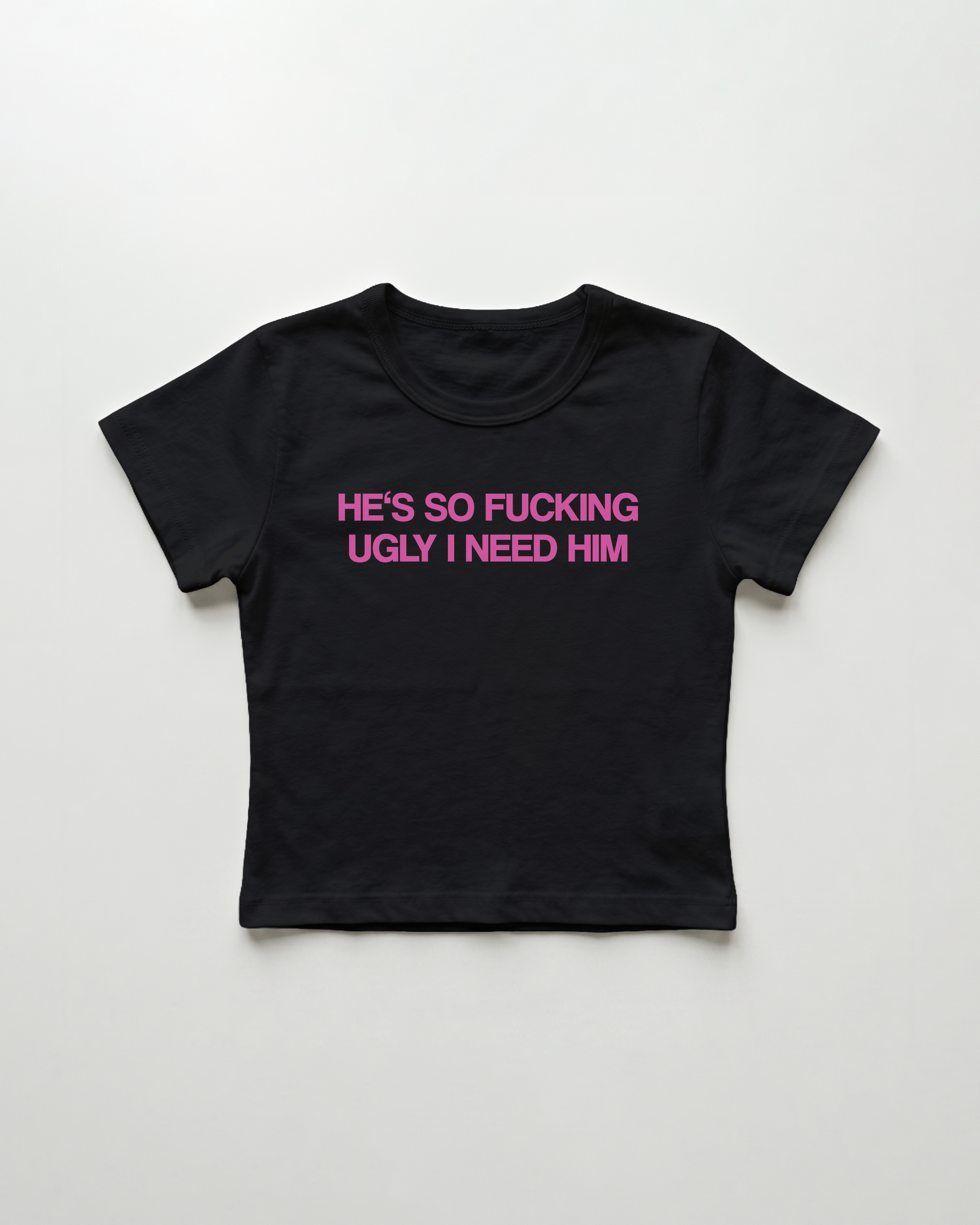 he's so fucking ugly I need him cropped Baby Tee Schwarz | Lolita Sinz
