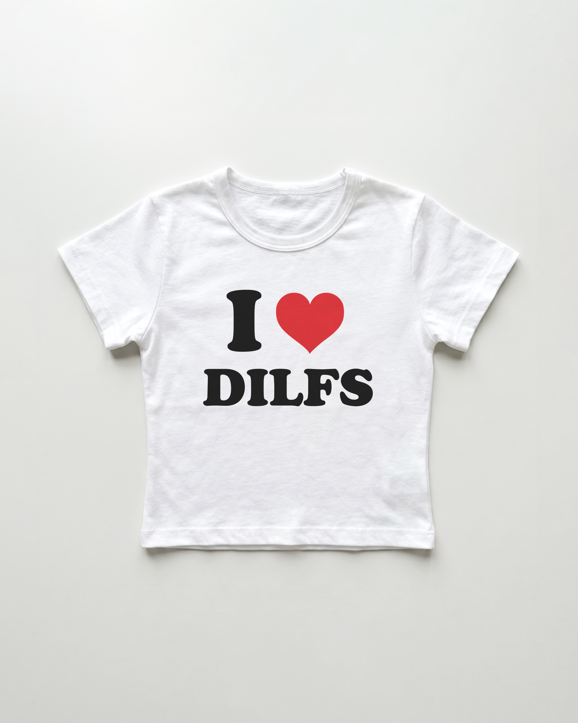 I love dilfs cropped Baby Tee Weiss | Lolita Sinz