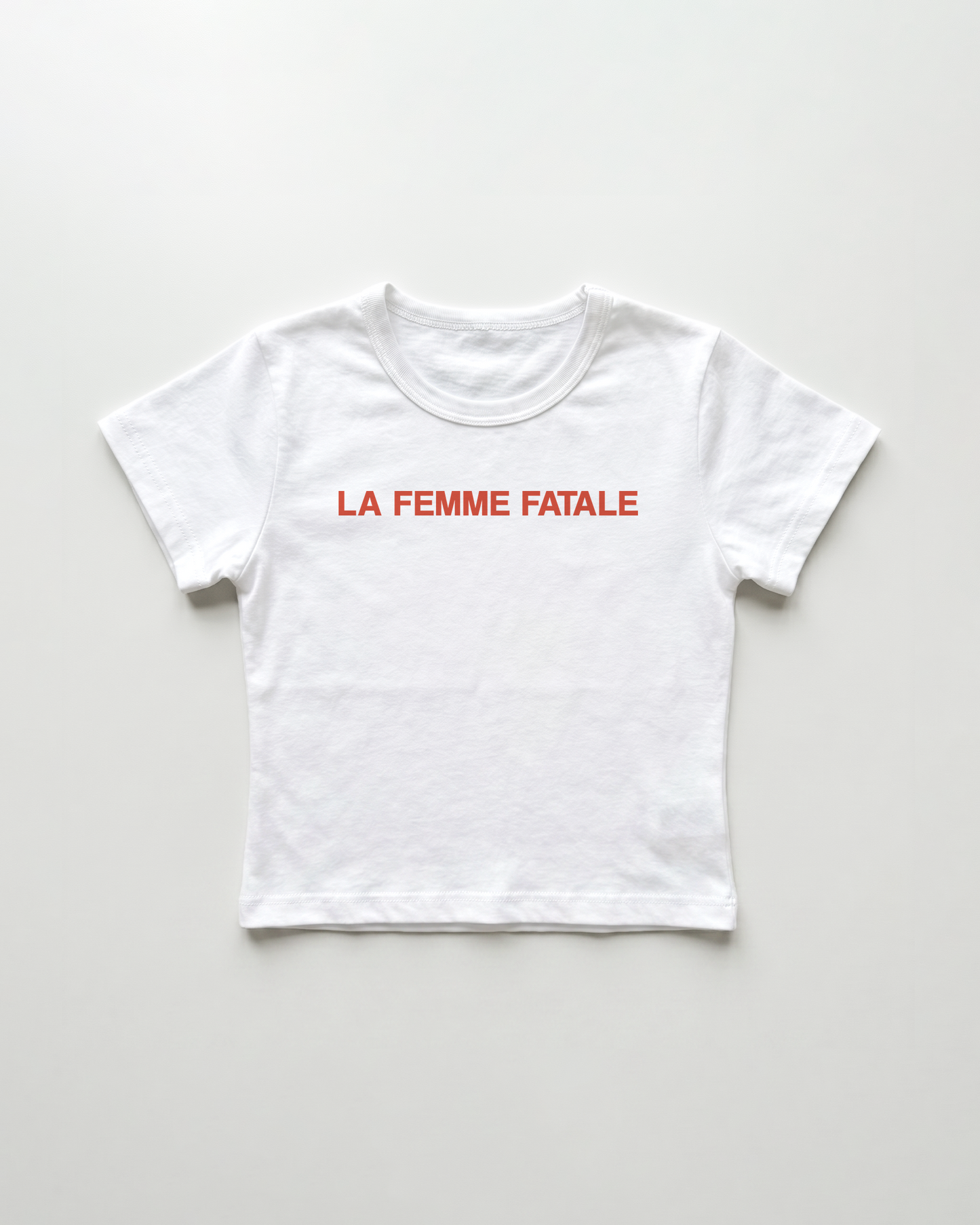 la femme fatale cropped Baby Tee Weiss | Lolita Sinz