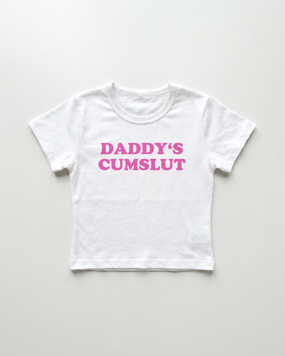 daddy's cumslut cropped Baby Tee Weiss | Lolita Sinz