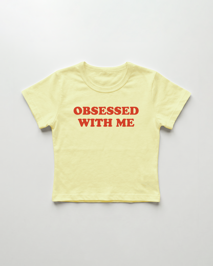 obsessed with me cropped Baby Tee Gelb | Lolita Sinz