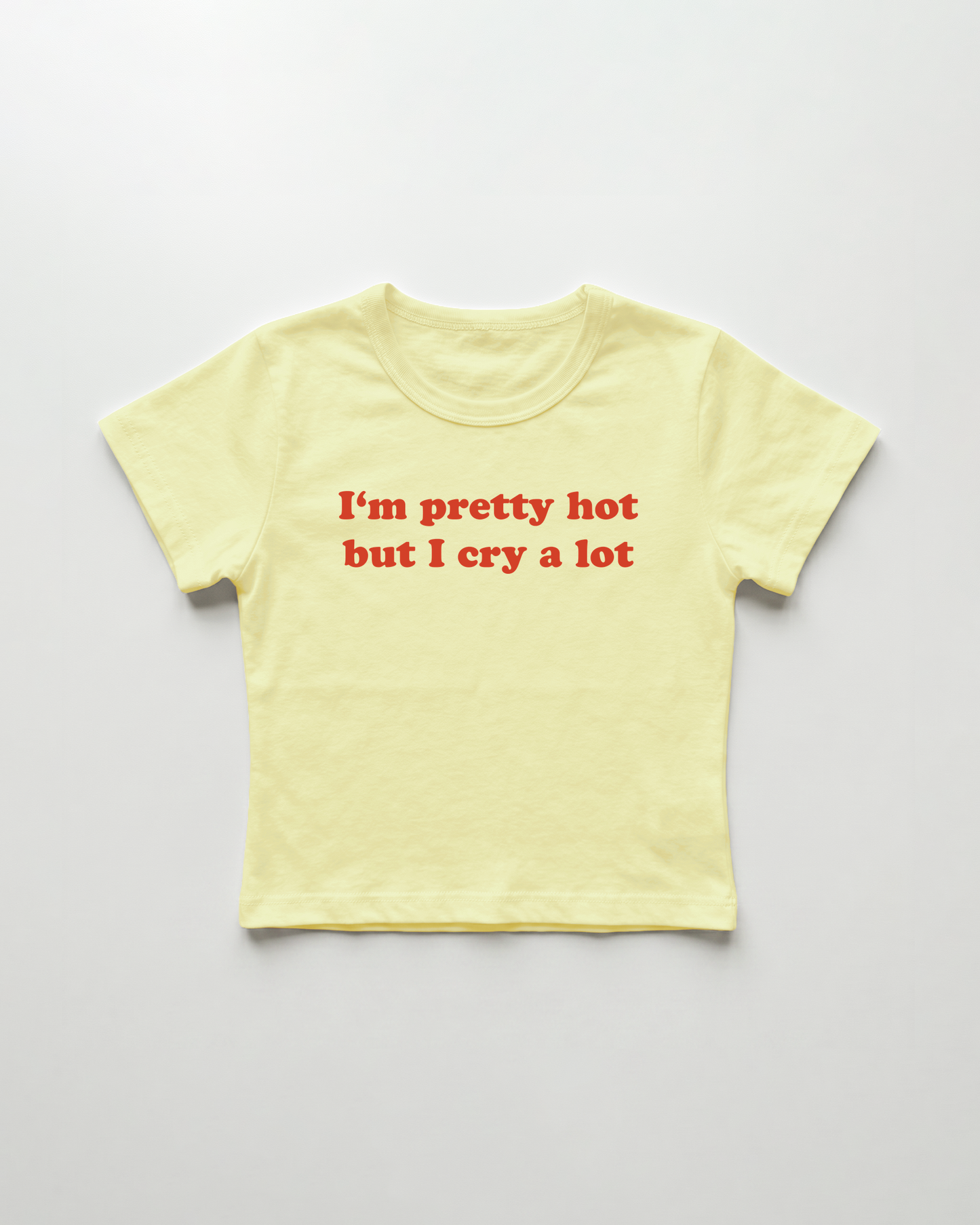 I'm pretty hot but I cry a lot cropped Baby Tee Gelb | Lolita Sinz