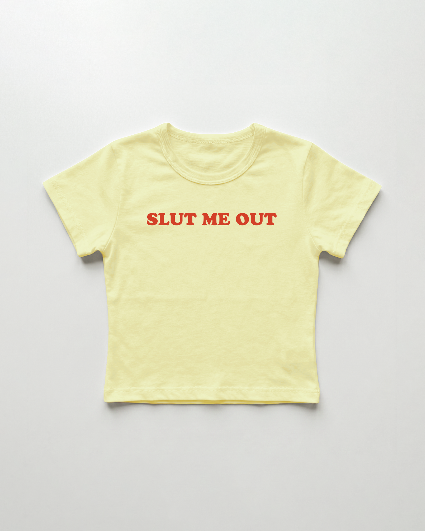 slut me out cropped Baby Tee Gelb | Lolita Sinz