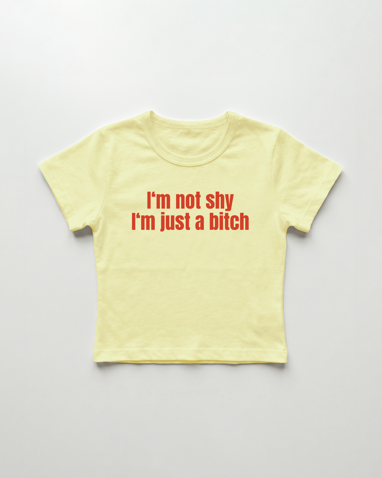 I'm not shy I'm just a bitch cropped Baby Tee Gelb | Lolita Sinz