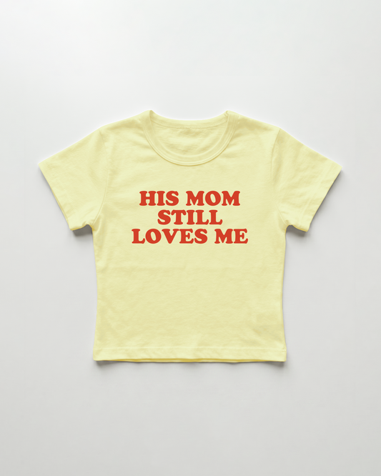 his mom still loves me cropped Baby Tee Gelb | Lolita Sinz
