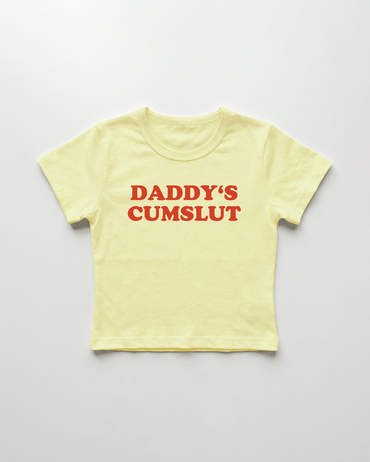 daddy's cumslut cropped Baby Tee Gelb | Lolita Sinz