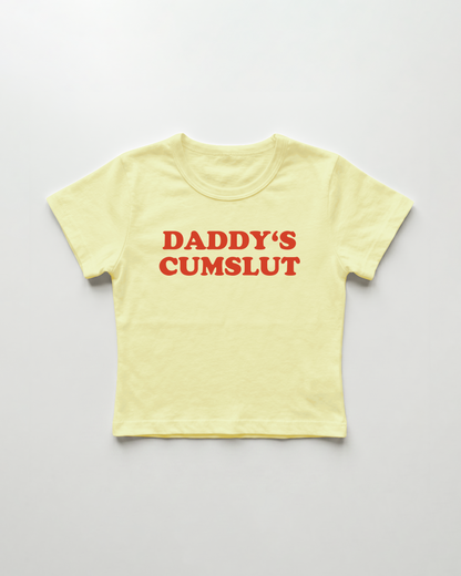 daddy's cumslut cropped Baby Tee Gelb | Lolita Sinz
