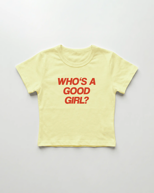 who's a good girl cropped Baby Tee Gelb | Lolita Sinz